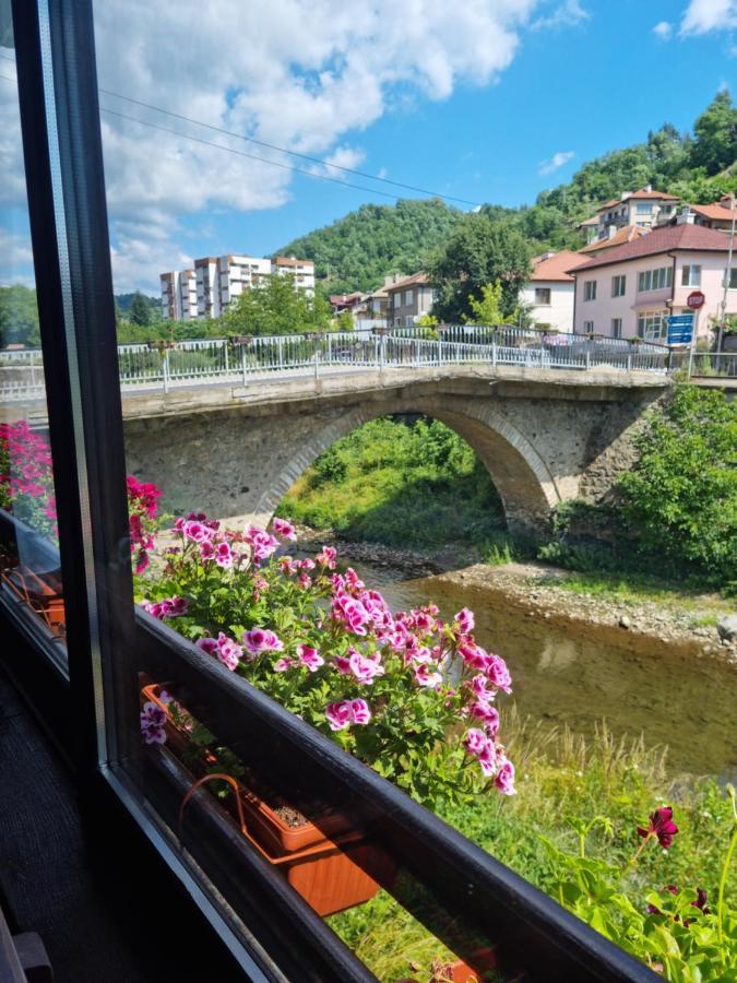 Къща За Гости Тони Zlatograd Exterior foto
